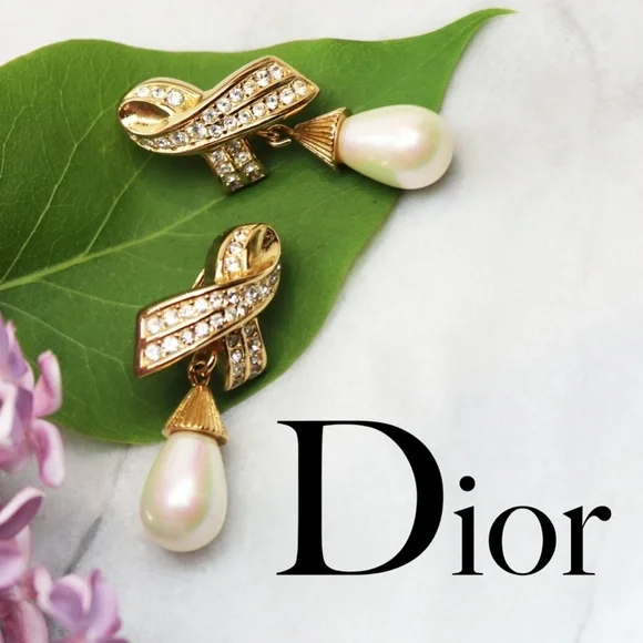 ⚜️ Vintage Christian Dior Pearl Drop Earrings - Picture 12 of 16